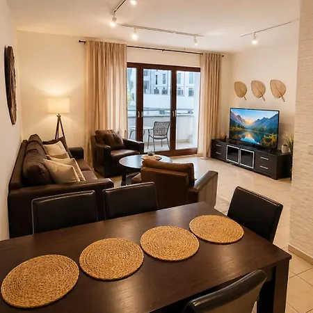 Frog - 2 Bedrooms And Living Świnoujście